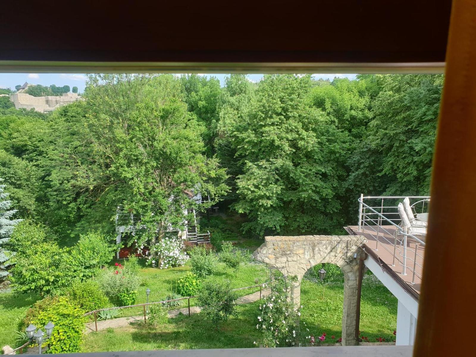 Rapsodia Pension Suczawa Zewnętrze zdjęcie